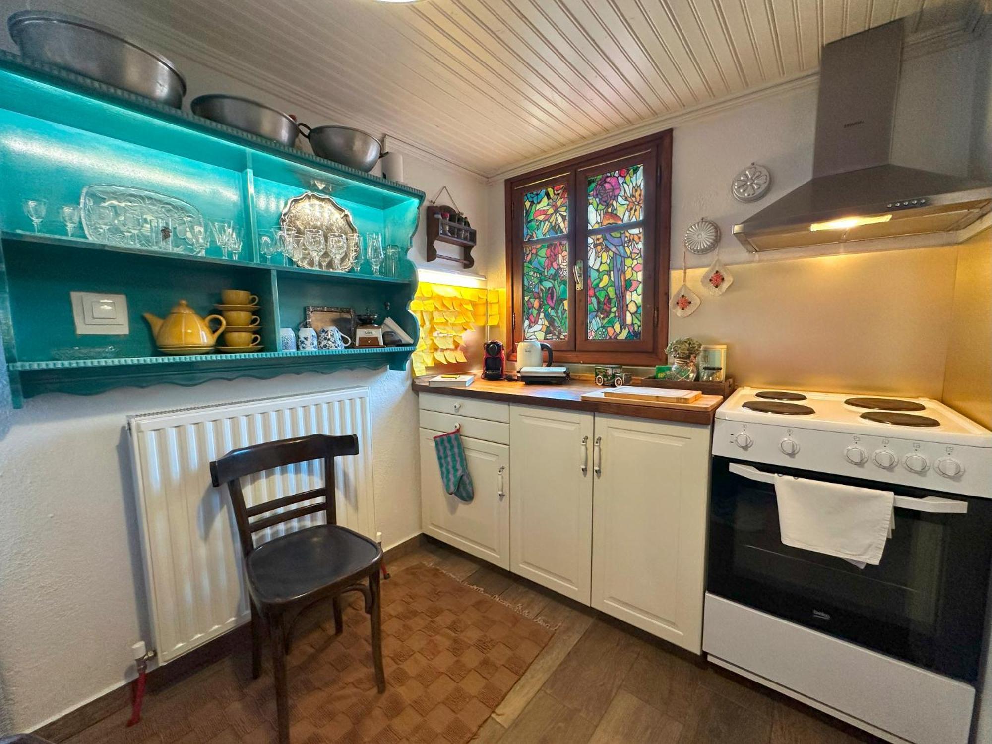 Renovated Old Manor House With Yard Сasa de vacaciones